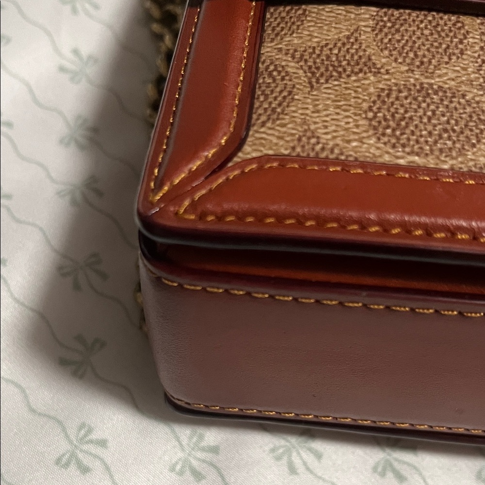 Coach Hutton Brown and Tan shoulder bag - Picture 15 of 16